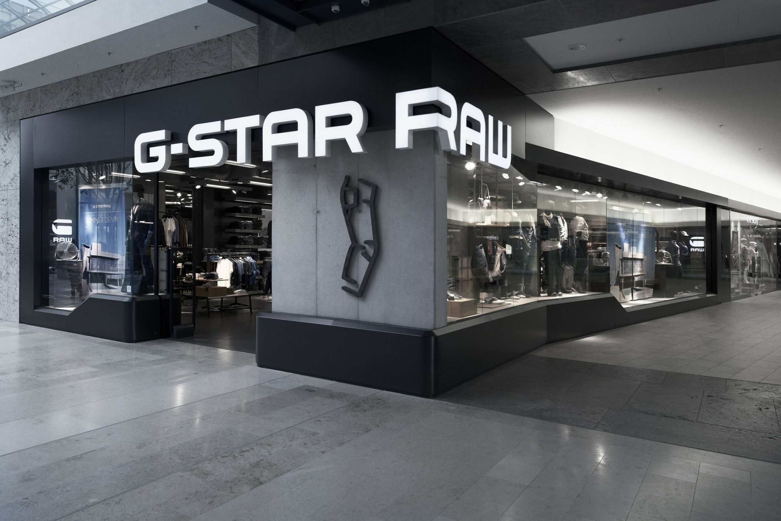 la-marque-de-jeans-g-star-passe-aux-mains-am-ricaines-retaildetail-be