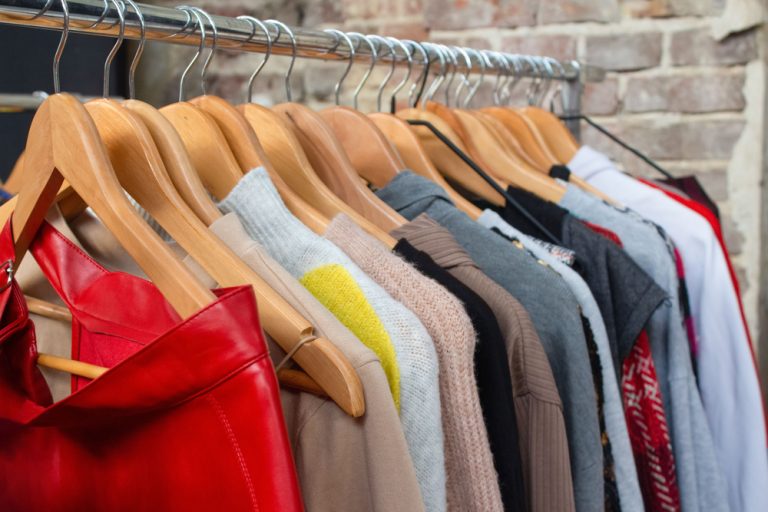 Oxfam: "Tweedehands via Vinted vervuilt vijf keer meer" - RetailDetail BE