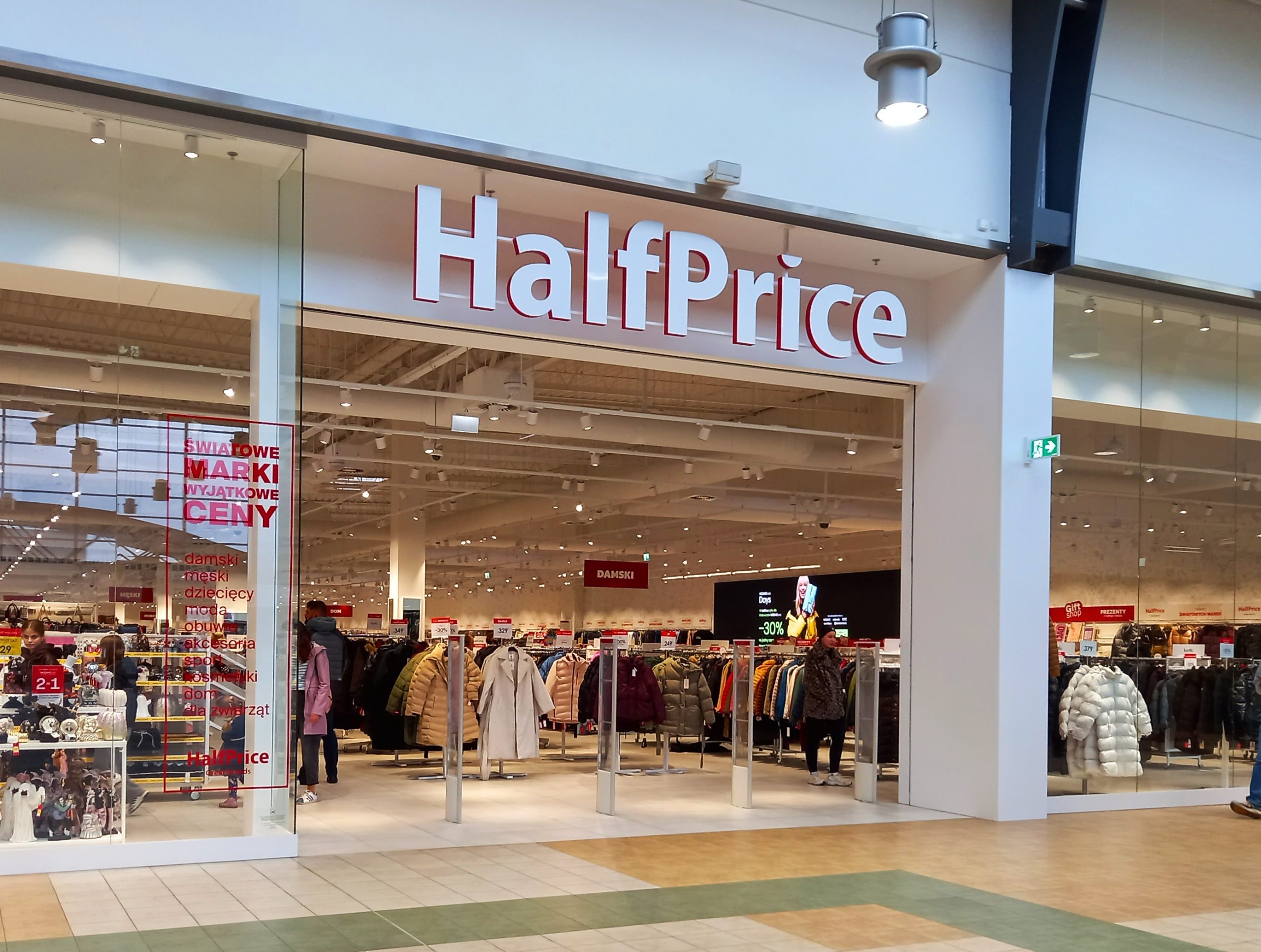 Poolse outletketen HalfPrice komt naar zes Shopping Cora sites